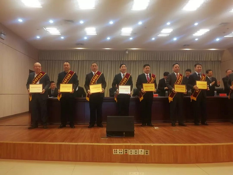 熱烈祝賀李宗松董事長榮獲商洛市優秀企業家